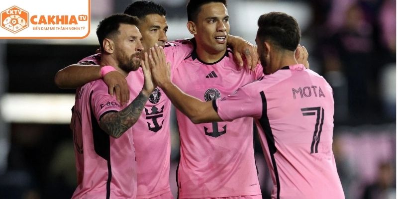 MLS Mỹ Inter Miami Messi Tỏa Sáng Có Mặt Ở Trên CakhiaTV 2 Messi ăn mừng bàn thắng trong màu áo Inter Miami trước khán giả đông đảo